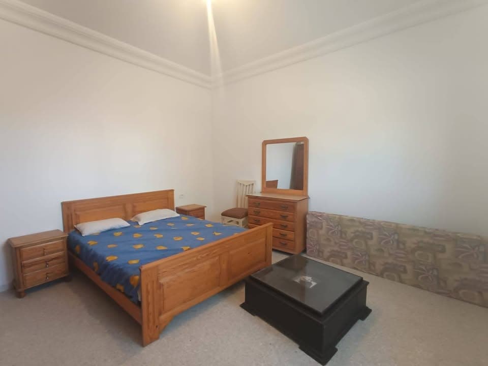 قطعة أرض مسيجة ومغلقة بمساحة 1500 م² فيها استوديو مجهز + مسبح خاص 6